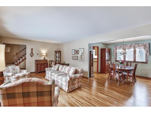10124 Harrison Rd, Bloomington, MN 55437 photo 6
