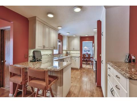 10124 Harrison Rd, Bloomington, MN 55437 photo 1