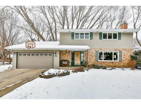 10124 Harrison Rd, Bloomington, MN 55437 photo 3