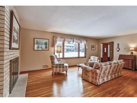 10124 Harrison Rd, Bloomington, MN 55437 photo 5