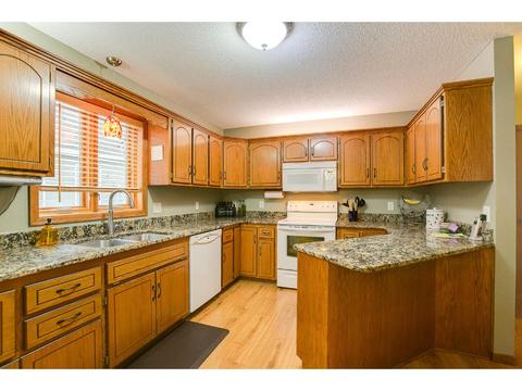 9408 Parkside Trl, Champlin, MN 55316 photo 2