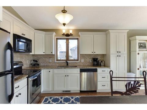 185 Meadow Dr, Loretto, MN 55357 photo 5