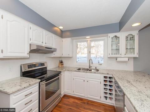 1291 Dunberry Ln, Eagan, MN 55123 photo 9