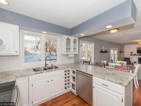 1291 Dunberry Ln, Eagan, MN 55123 photo 10