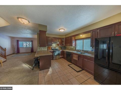896 Geranium Ave E, Saint Paul, MN 55106 photo 3