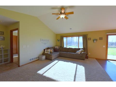 602 Spruce Dr, Staples, MN 56479 photo 9