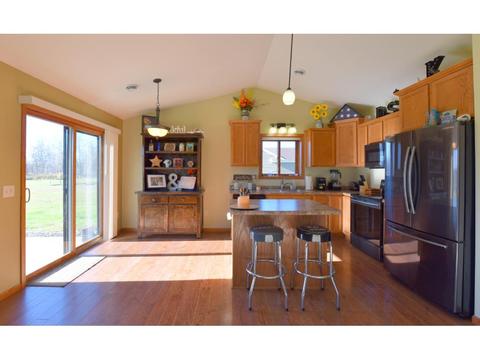 602 Spruce Dr, Staples, MN 56479 photo 2