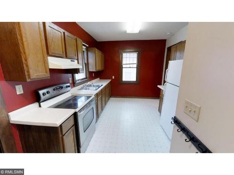 513 4th St SE, Willmar, MN 56201 photo 5