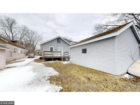 513 4th St SE, Willmar, MN 56201 photo 2