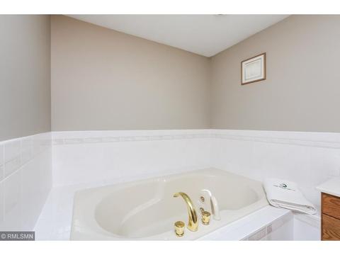 1505 Babbitt Ct, Faribault, MN 55021 photo 15