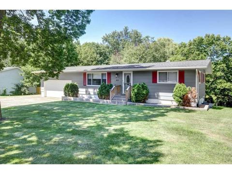 805 Circle Dr, Buffalo, MN 55313 photo 1