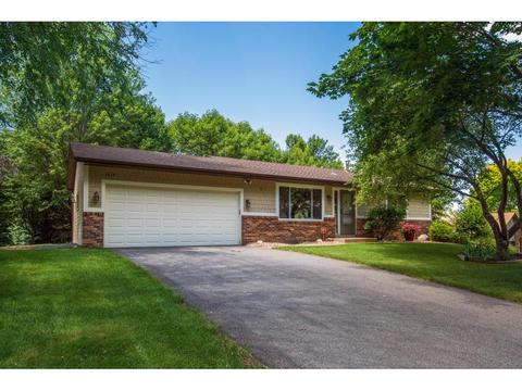 1479 Thomas Ln, Eagan, MN 55122 photo 1