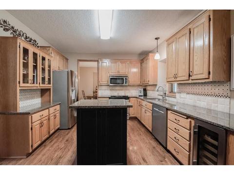 546 White Pine Way, Eagan, MN 55123 photo 3