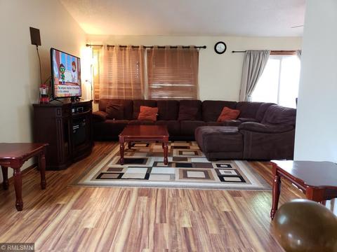 4386 Cinnamon Ridge Trl, Eagan, MN 55122 photo 3