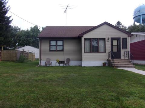 622 8th St, Kenyon, MN 55946 photo 1