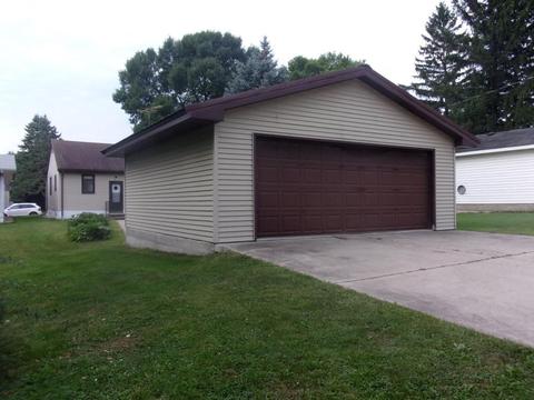 622 8th St, Kenyon, MN 55946 photo 2