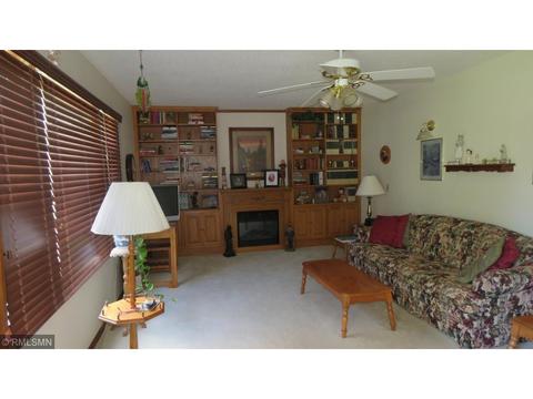 907 E Maple Ave E, Mora, MN 55051 photo 2