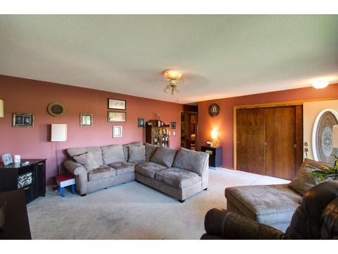 314 Vine Ave E, Montgomery, MN 56069 photo 4