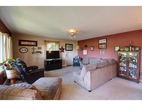 314 Vine Ave E, Montgomery, MN 56069 photo 3