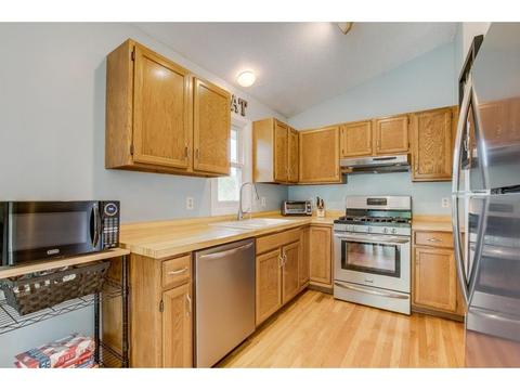 3926 Westbury Trl, Eagan, MN 55123 photo 9