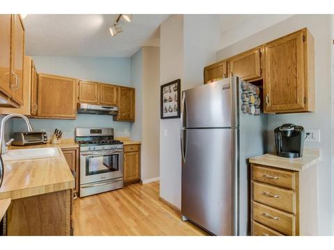 3926 Westbury Trl, Eagan, MN 55123 photo 8