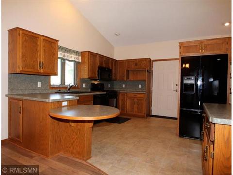 2905 Aurora Ln, Saint Cloud, MN 56303 photo 8