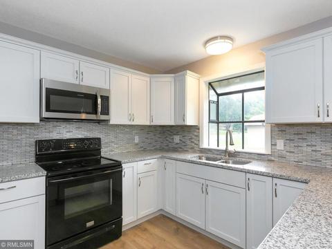 3297 Heritage Ln, Eagan, MN 55121 photo 4