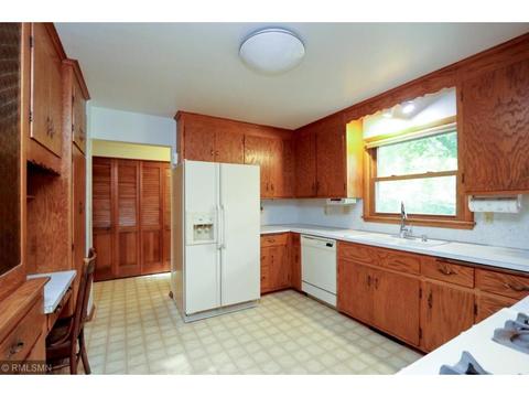 10101 Mound Spring Ter, Bloomington, MN 55420 photo 9