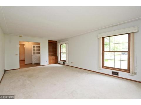 10101 Mound Spring Ter, Bloomington, MN 55420 photo 2