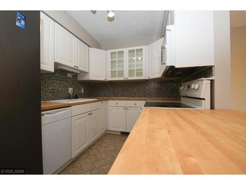 5404 Egan Dr, Savage, MN 55378 photo 5