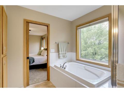 663 Waterview Cv, Eagan, MN 55123 photo 15