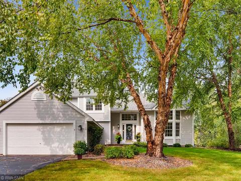 739 Camberwell Dr, Eagan, MN 55123 photo 1