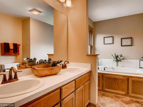 739 Camberwell Dr, Eagan, MN 55123 photo 21