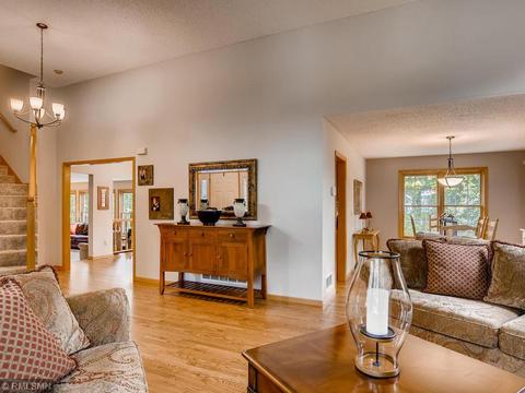 739 Camberwell Dr, Eagan, MN 55123 photo 6