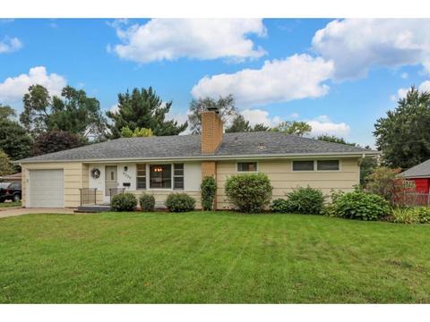 9236 Riverview Ave, Bloomington, MN 55425 photo 1