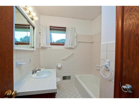9236 Riverview Ave, Bloomington, MN 55425 photo 12