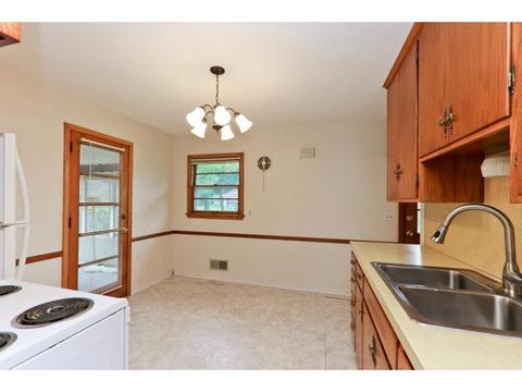 9236 Riverview Ave, Bloomington, MN 55425 photo 5