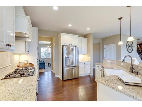 1326 Shadow Creek Curv, Eagan, MN 55123 photo 12