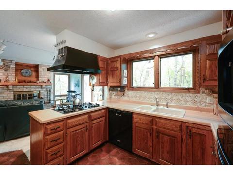 4490 Ridgeview Dr, Eagan, MN 55123 photo 5