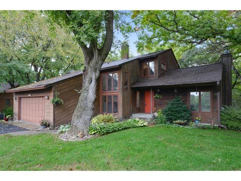 4490 Ridgeview Dr, Eagan, MN 55123 photo 1