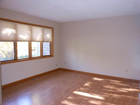 3734 Windtree Dr, Eagan, MN 55123 photo 3
