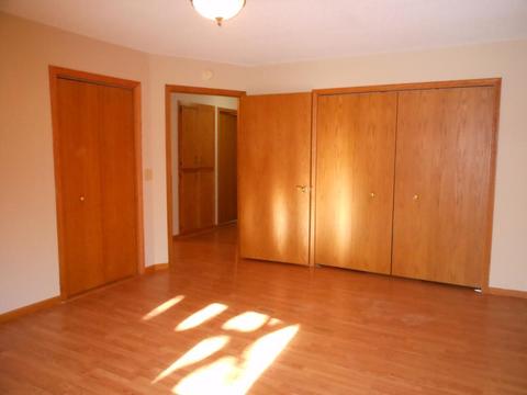 3734 Windtree Dr, Eagan, MN 55123 photo 7