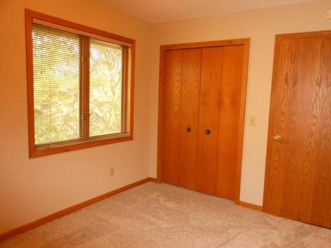 3734 Windtree Dr, Eagan, MN 55123 photo 9