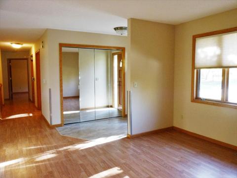 3734 Windtree Dr, Eagan, MN 55123 photo 2