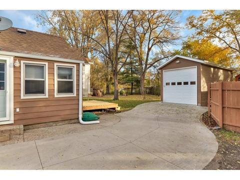 18 2nd Ave N, Cold Spring, MN 56320 photo 2
