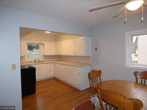 532 7th Ave SE, Waseca, MN 56093 photo 3