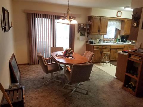 110 E 3rd St, Winthrop, MN 55396 photo 2