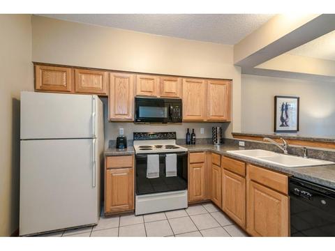 2246 Water Lilly Ln, Eagan, MN 55122 photo 9
