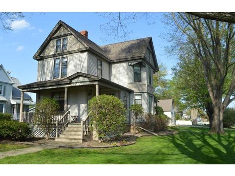 375 4th St SW, Plainview, MN 55964 photo 2