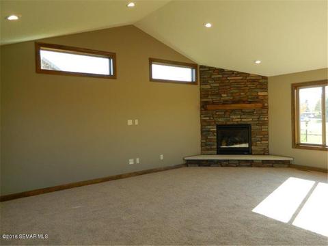 2010 13th Ave NE, Austin, MN 55912 photo 2